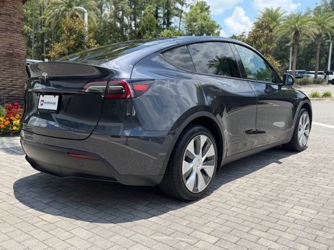 Used 2024 Tesla Model Y Long Range RWD image 13