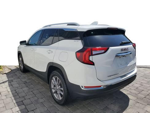 Certified 2023 GMC Terrain SLT FWD image 4