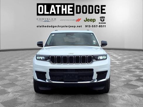 Used 2023 Jeep Grand Cherokee L Laredo image 33