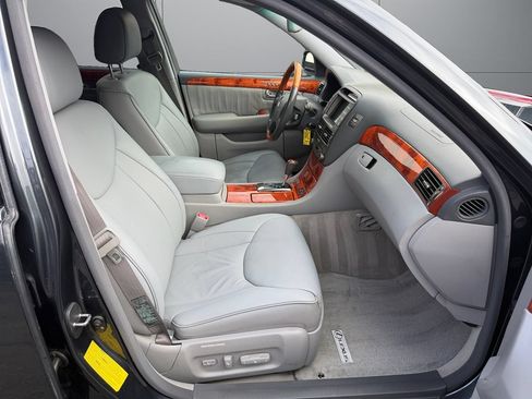 Used 2005 Lexus LS 430 RWD image 11