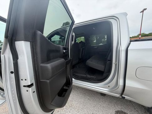 Used 2019 Chevrolet Silverado 1500 Custom w/ Custom Value Package AWD/4WD image 10