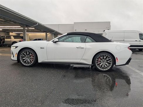 Used 2024 Ford Mustang GT Premium image 4