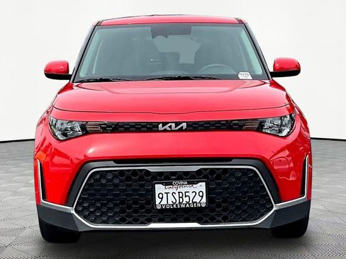 Used 2025 Kia Soul LX w/ LX Technology Package FWD image 2