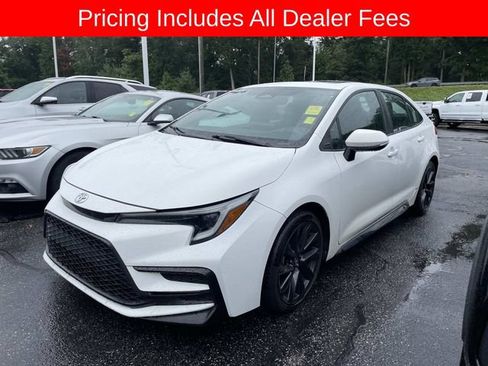 Used 2024 Toyota Corolla SE w/ SE Premium Package FWD image 1