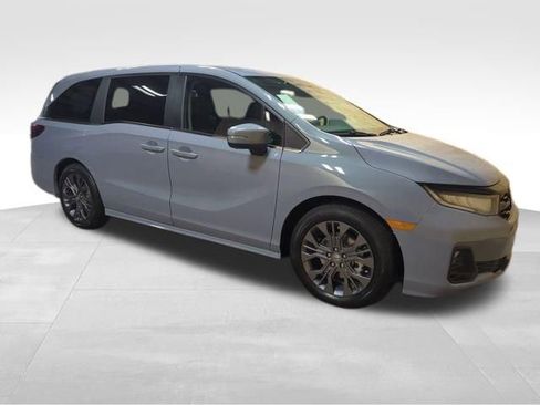 New 2026 Honda Odyssey Touring image 8