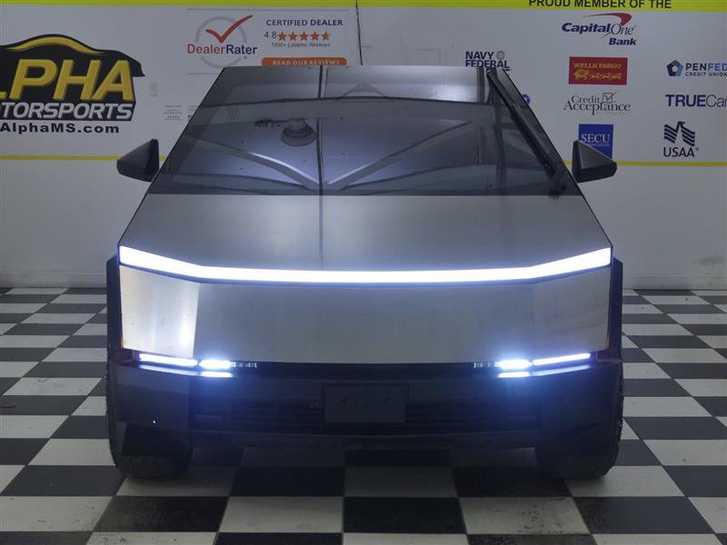 Used 2024 Tesla Cybertruck AWD Crew Cab image 2