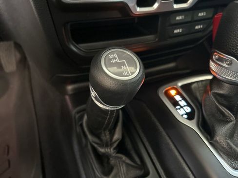 Used 2018 Jeep Wrangler Unlimited Sport S AWD/4WD image 41