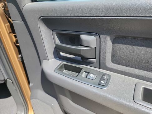 Used 2011 RAM 2500 ST w/ ST Popular Equipment Group AWD/4WD image 33