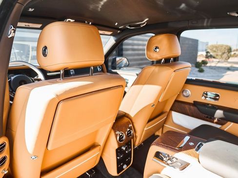 Used 2025 Rolls-Royce Cullinan image 46