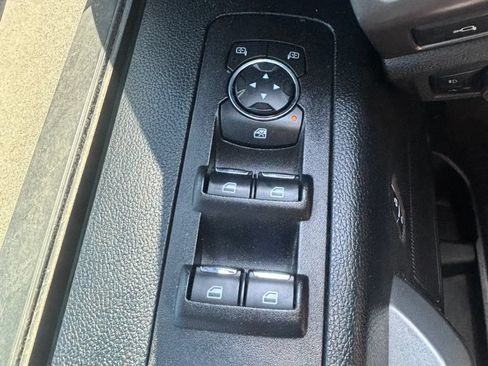 Used 2017 Ford F150 XLT w/ Equipment Group 302A Luxury AWD/4WD image 8
