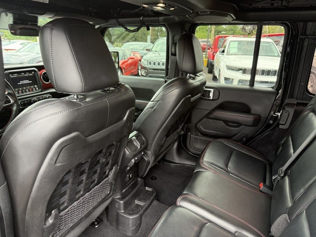 Used 2021 Jeep Wrangler Unlimited Rubicon w/ Dual Top Group AWD/4WD image 24