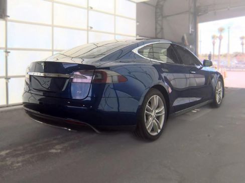 Used 2016 Tesla Model S 70 RWD image 3