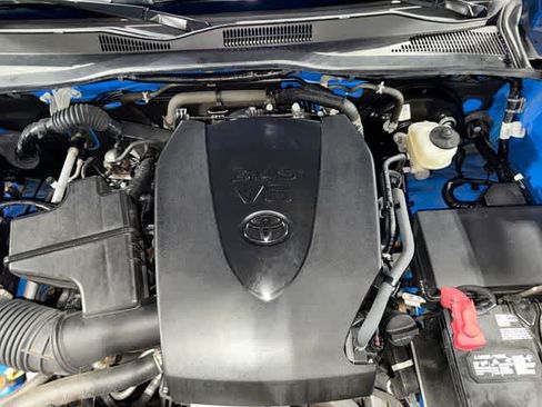 Used 2021 Toyota Tacoma TRD Sport AWD/4WD image 12