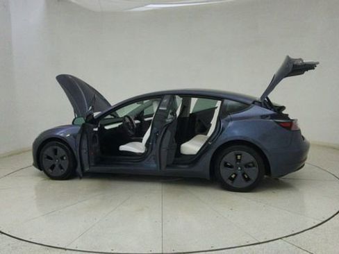 Used 2023 Tesla Model 3 Standard Range image 70