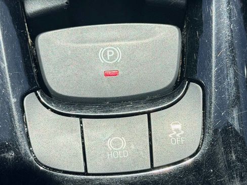 Used 2020 Toyota C-HR XLE image 16