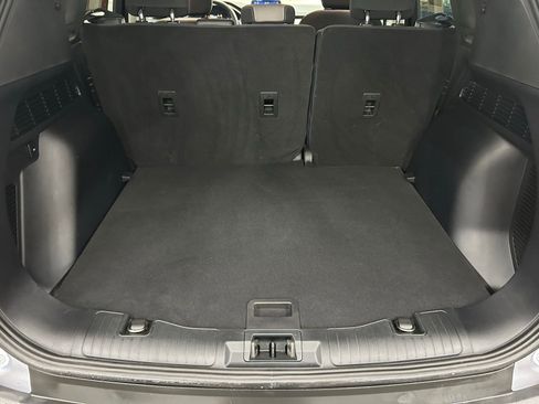 Used 2022 Ford Escape SE w/ SE Sport Appearance Package image 28