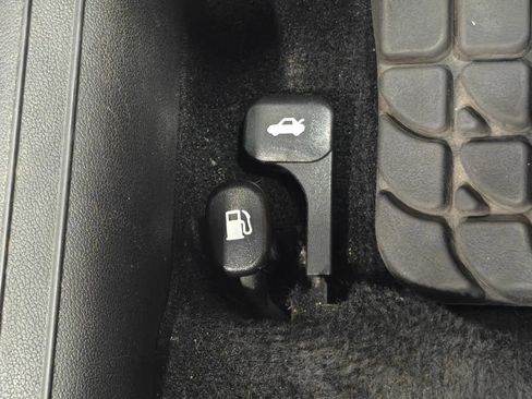 Used 2021 Hyundai Elantra SE FWD image 34