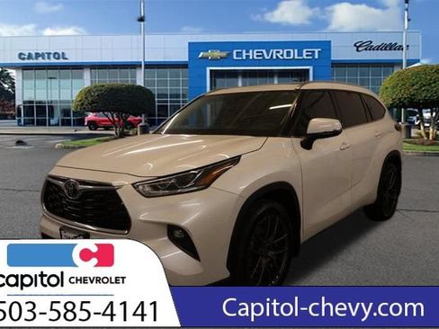 Used 2021 Toyota Highlander Platinum AWD/4WD image 7