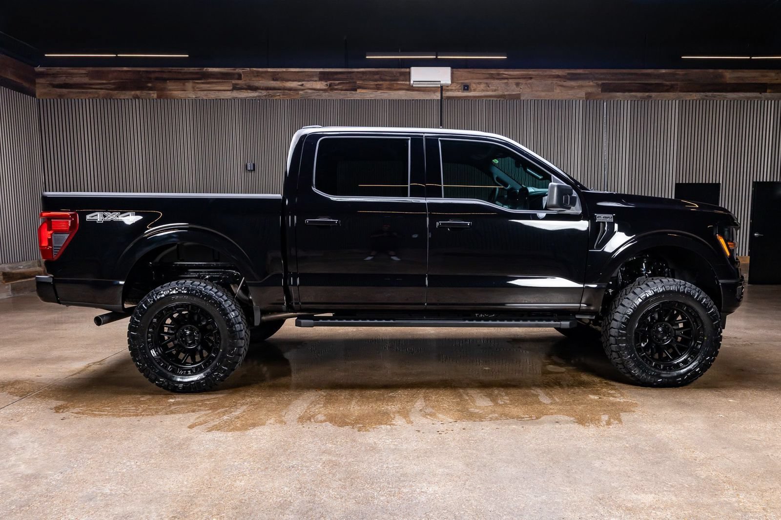 Used 2026 Ford F150 XLT w/ XLT Black Appearance Package AWD/4WD image 11