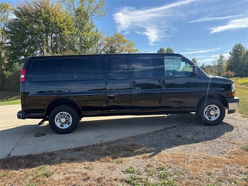 Used 2024 Chevrolet Express 3500 LT w/ LT Preferred Equipment Group image 6