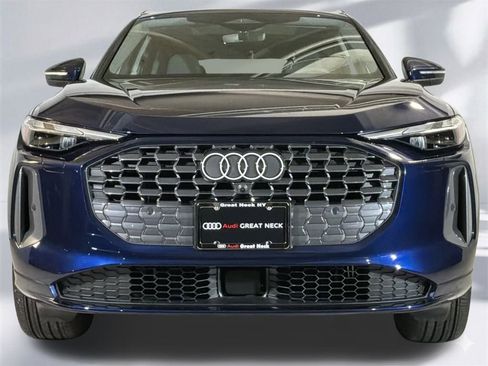 Certified 2025 Audi Q5 Premium w/ Convenience Package image 26