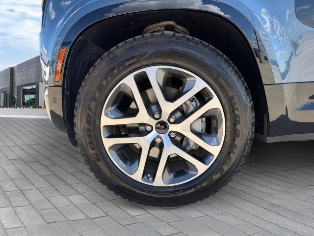 Certified 2026 Land Rover Defender 110 X-Dynamic SE AWD/4WD image 9