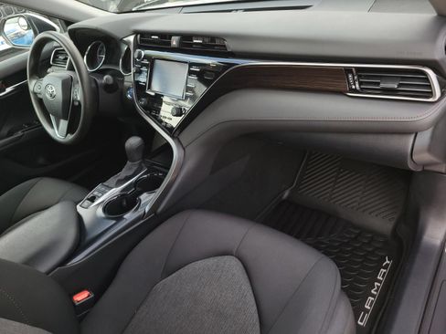Used 2020 Toyota Camry LE FWD image 8