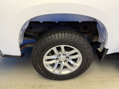 Used 2021 Chevrolet Silverado 1500 LT AWD/4WD image 8
