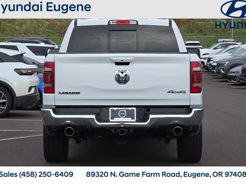 Used 2023 RAM 1500 Laramie AWD/4WD image 4