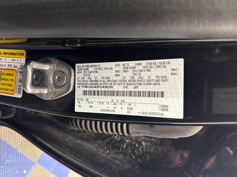 Used 2023 Ford Escape Platinum w/ Premium Technology Package AWD/4WD image 33