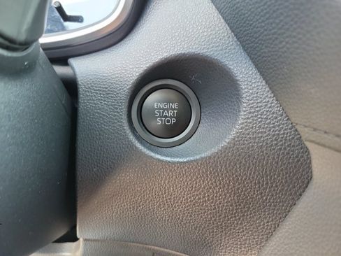 Used 2025 Toyota Corolla Cross XLE AWD/4WD image 14