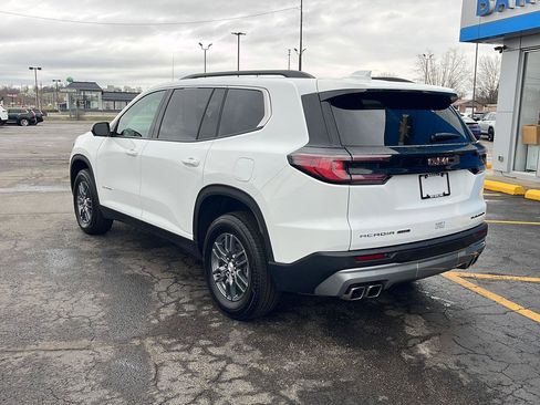 Used 2025 GMC Acadia Elevation image 2