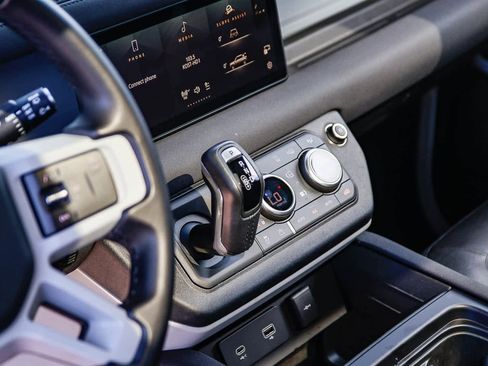 Used 2023 Land Rover Defender 110 S image 20