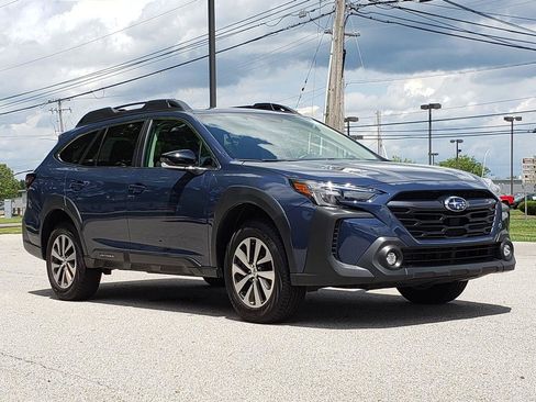 Used 2025 Subaru Outback Premium AWD/4WD image 6