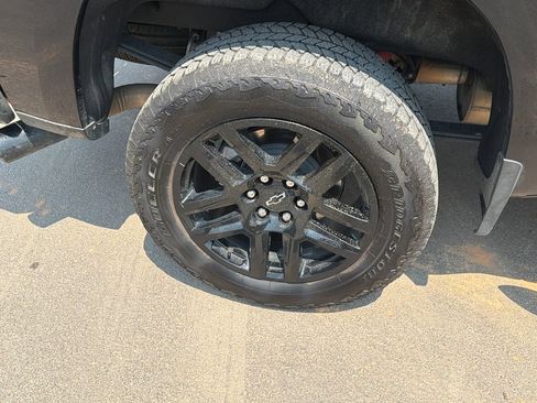 Used 2025 Chevrolet Silverado 1500 Custom Trail Boss w/ Turbomax Blackout Package AWD/4WD image 37