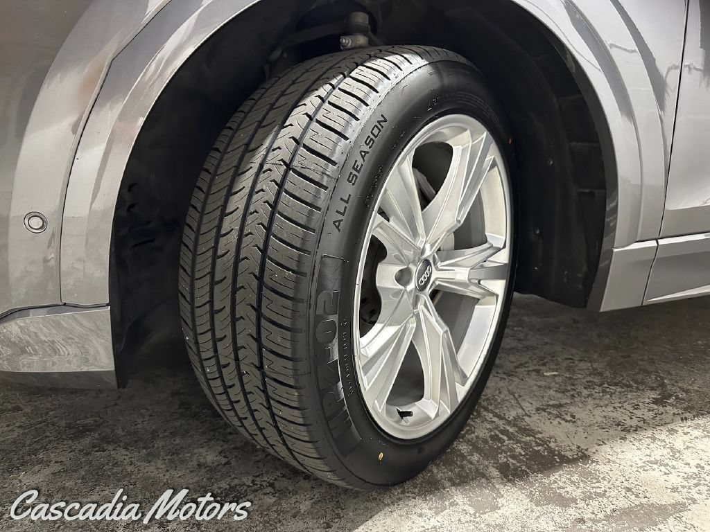 Used 2019 Audi Q8 Prestige w/ Luxury Package AWD/4WD image 35