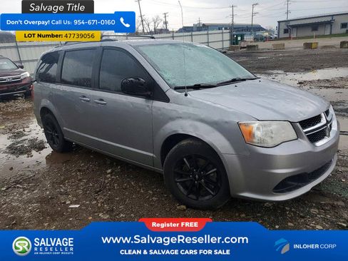 Used 2018 Dodge Grand Caravan SE w/ UConnect Hands-Free Group image 5