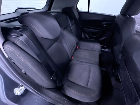 Used 2017 Chevrolet Trax LT FWD image 33