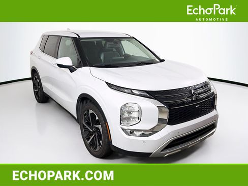 Used 2024 Mitsubishi Outlander SE FWD image 1