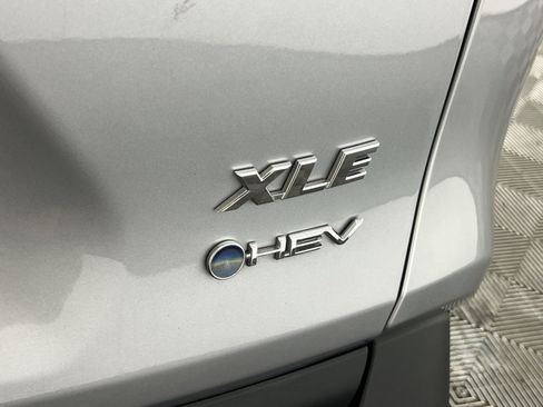 Used 2025 Toyota RAV4 XLE AWD/4WD image 27