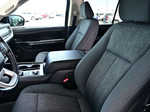 Used 2022 Ford Expedition XLT AWD/4WD image 25