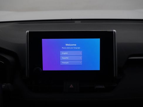 Used 2025 Toyota RAV4 XLE AWD/4WD image 15