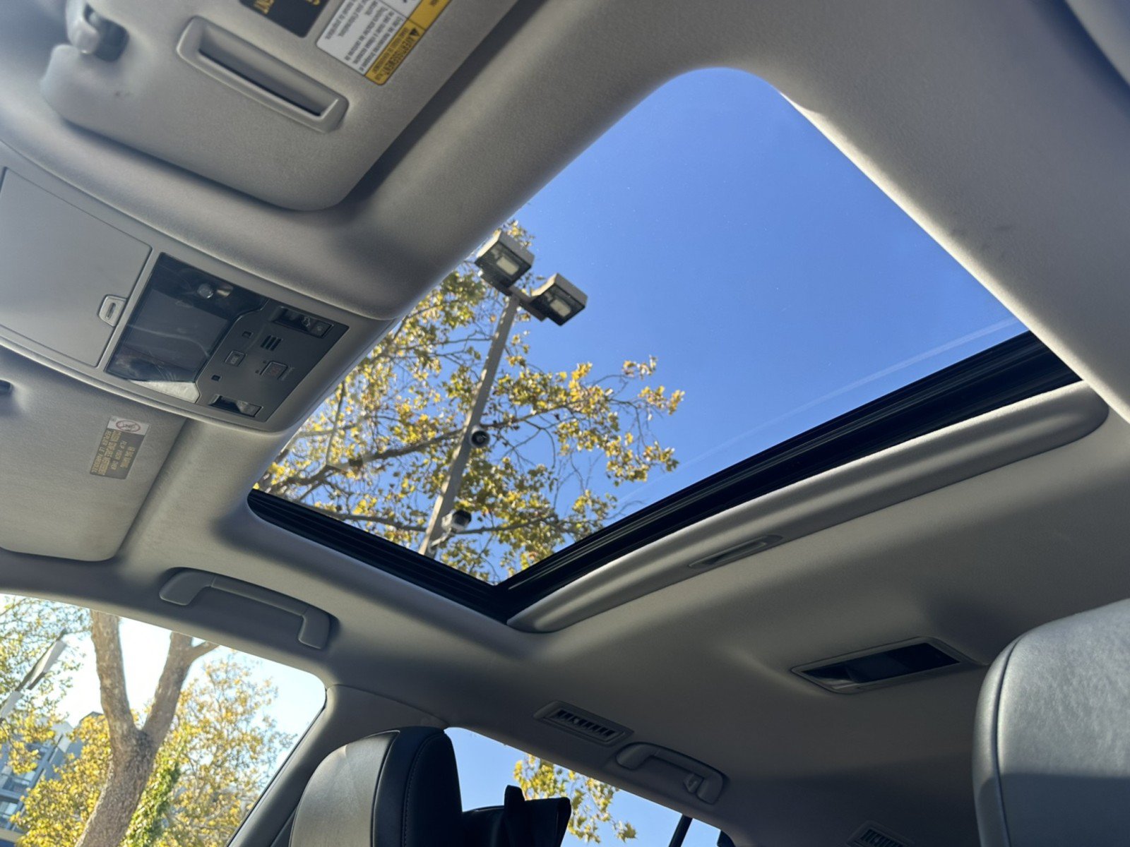 Used 2017 Lexus LX 570 4WD image 28