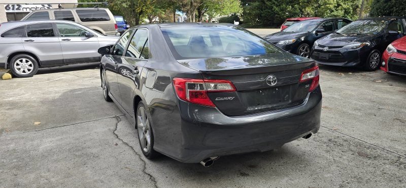 Used 2012 Toyota Camry SE FWD image 3