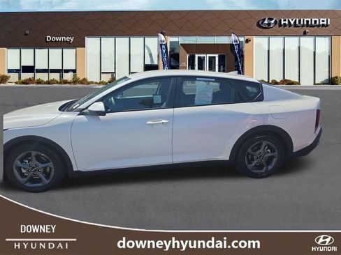 Used 2025 Kia K4 FWD image 2
