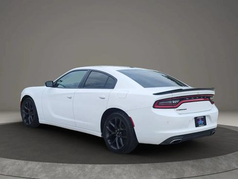 Used 2019 Dodge Charger SXT w/ Blacktop Package RWD image 5