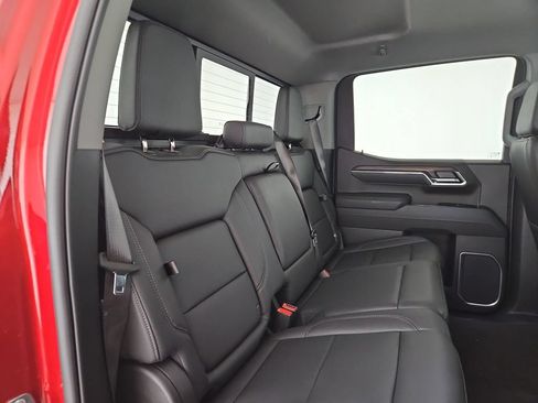 Used 2026 GMC Sierra 1500 SLT AWD/4WD image 33