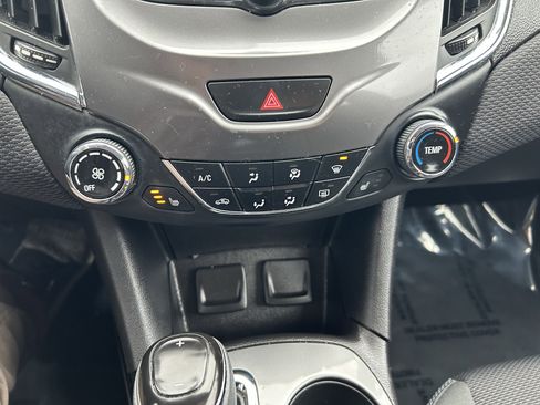 Used 2017 Chevrolet Cruze LT w/ Convenience Package image 14