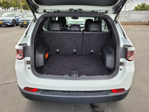 Used 2024 Jeep Compass Limited image 12