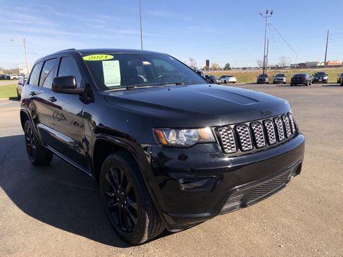 Used 2021 Jeep Grand Cherokee Laredo X image 7